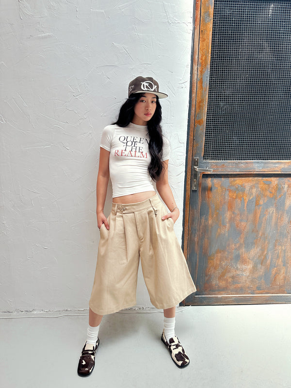 QUEEN OF THE REALM TEE